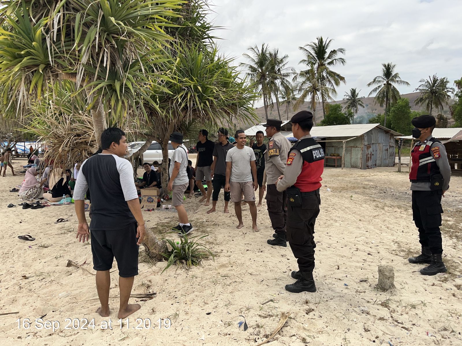 Polsek Sekotong Jaga Ketat Pantai Elak-Elak, Wisatawan Aman!