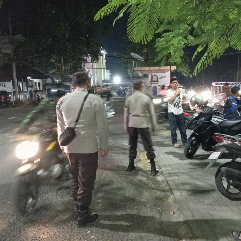 Polsek Gerung Sukses Cegah Kejahatan di Nobar Taman Kota Penas