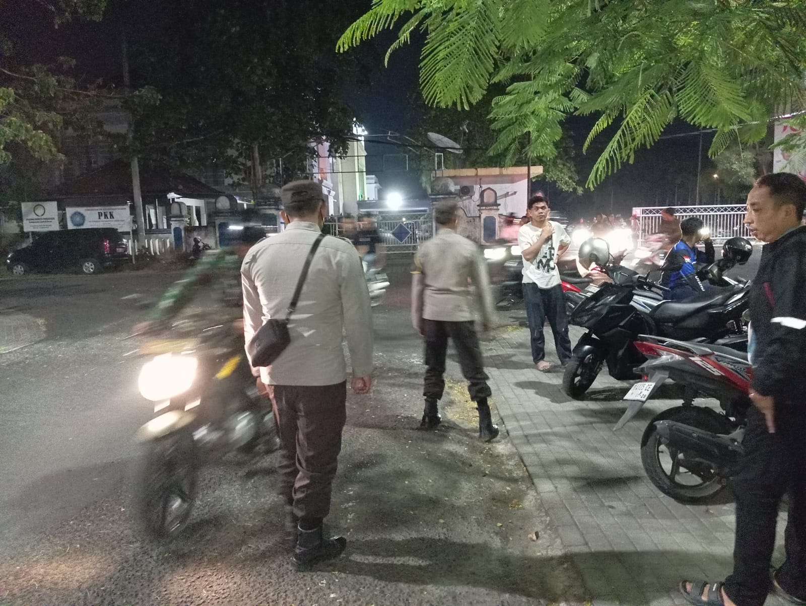 Polsek Gerung Sukses Cegah Kejahatan di Nobar Taman Kota Penas