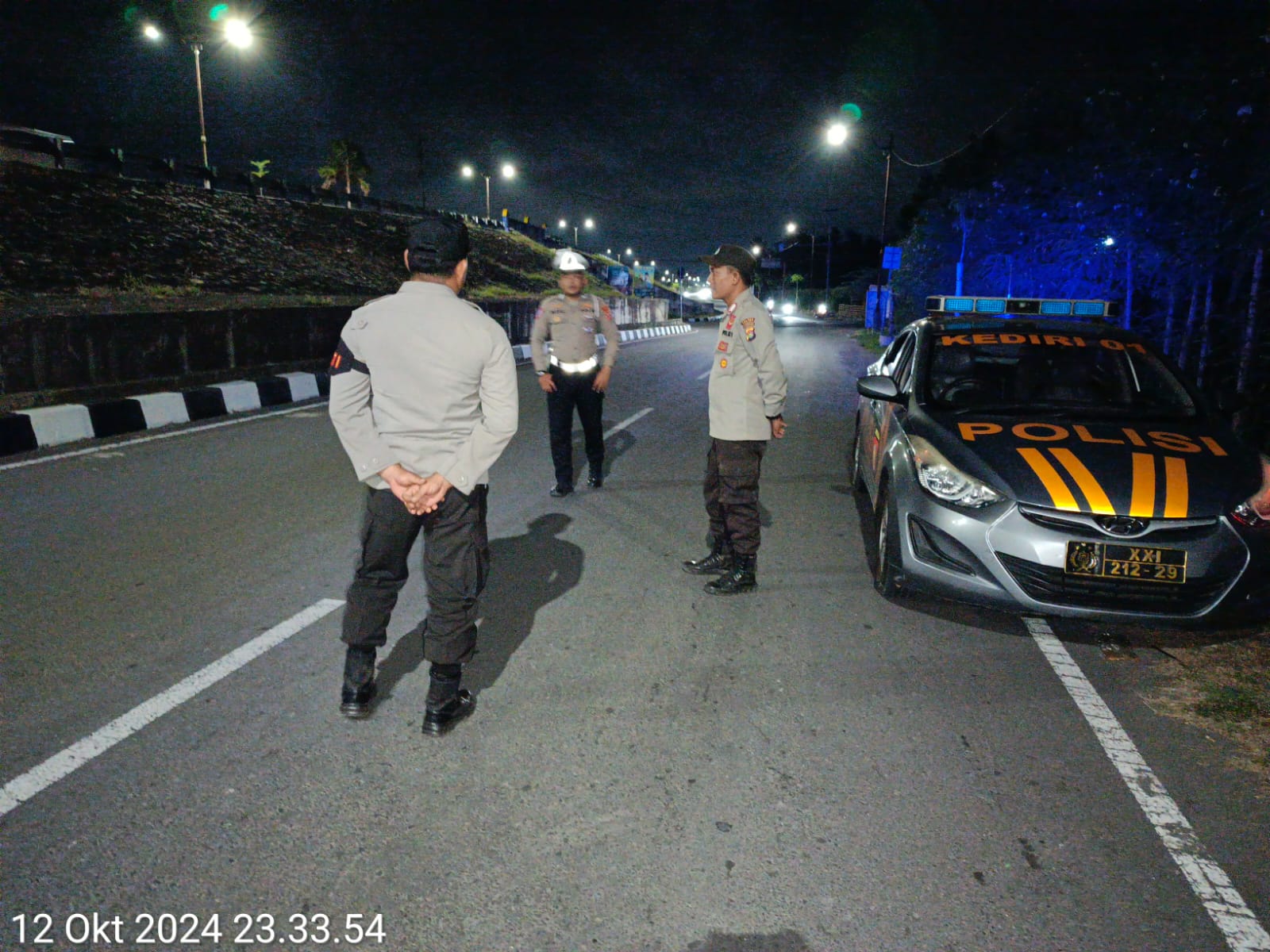 Polsek Kediri Amankan Bypass Lombok Barat dengan Patroli Blue Light