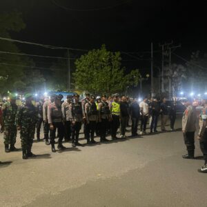 Patroli Gabungan TNI-Polri Ciptakan Kondisi Aman di Malam Minggu: Wilayah Polres Bima Kota Tertib dan Terawasi