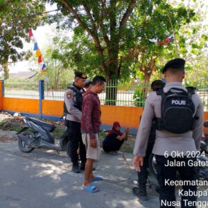 Sat Samapta Polres Bima Kota Gelar Patroli Jalan Kaki dan Berikan Himbauan Kamtibmas Jelang Pemilukada 2024