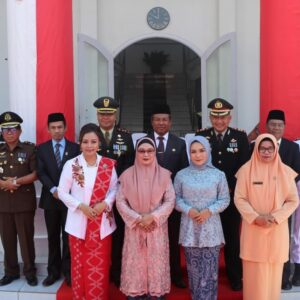 Wujud Sinegritas TNI-POLRI, Kapolres Bima AKBP Eko Sutomo S.I.K.,M.I.K., Menghadiri Upacara HUT TNI KE- 79