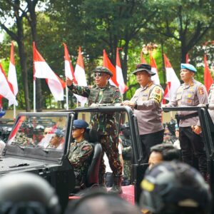 Kapolri Cek Gladi Bersih Apel Gelar Pasukan Pengamanan Pengambilan Sumpah Presiden dan Wapres RI