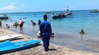 Satpolairud Lombok Barat Gelar Patroli Rutin di Pantai Senggigi Demi Keamanan Wisatawan