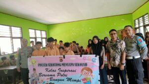 Siswa di Sekotong Dibekali Edukasi Tertib Lalu Lintas & Bahaya Pernikahan Dini