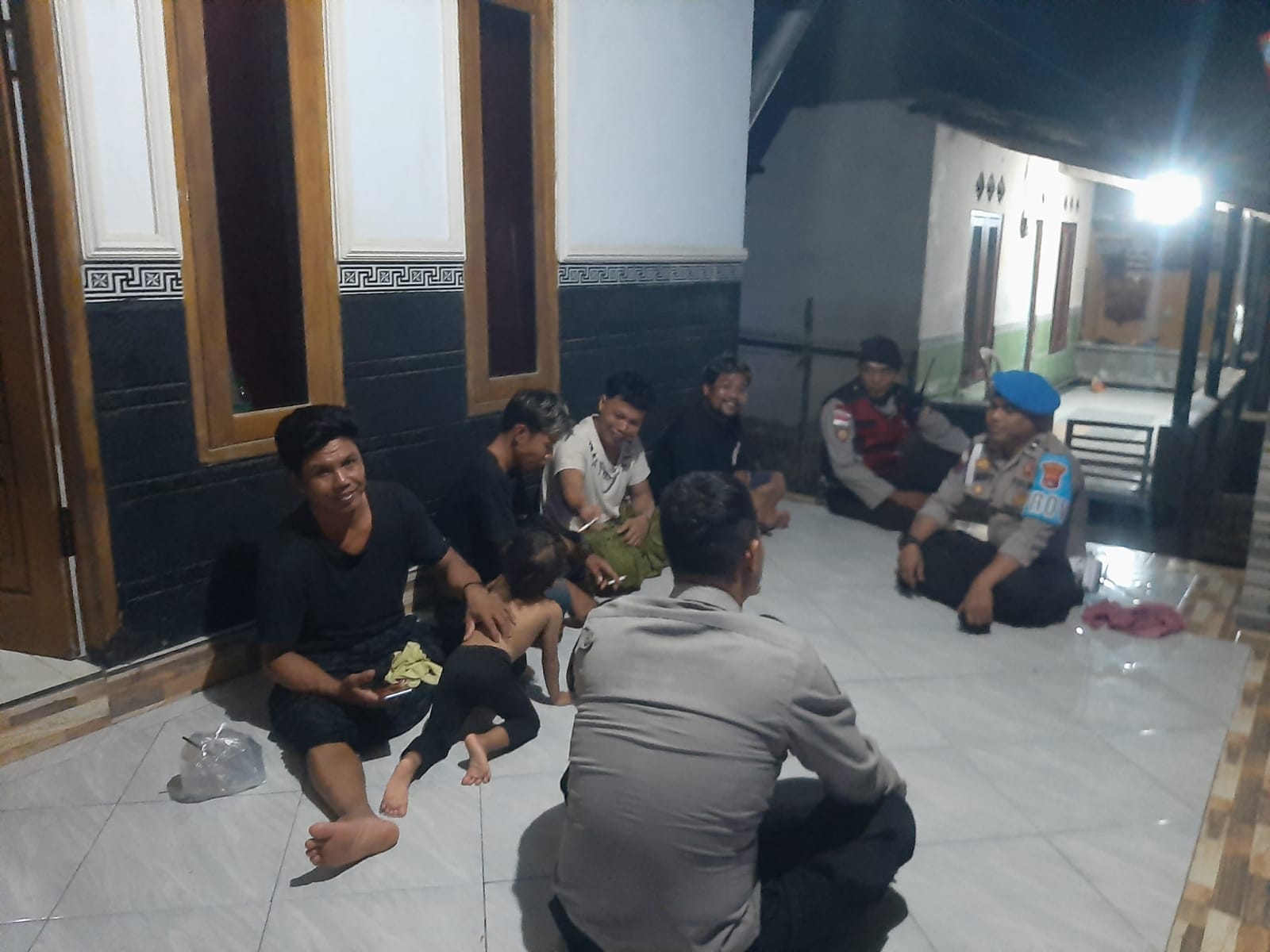 Silaturahmi Kamtibmas: Polsek Sekotong Sambangi Tokoh Masyarakat dan Pemuda