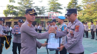 Kapolres Lombok Utara Berikan Penghargaan kepada 8 Personel Berprestasi