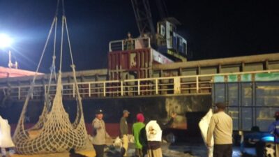 Polsek Kawasan Pelabuhan Laut Bima Gelar Patroli Rutin, Ingatkan Buruh dan Sopir Jaga Kamtibmas