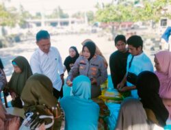 ‎Polres Loteng dan Polsek Jajaran Gelar Gerakan Pangan Murah Sambut HUT RI ke-80