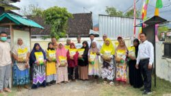 Tabur Kebaikan, Sat Intelkam Polres Bima Kota Berbagi Beras pada Warga Kurang Mampu