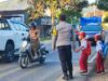 Peduli Keselamatan Pelajar, Polsek Taliwang Jaga Lalu Lintas di SDN 2