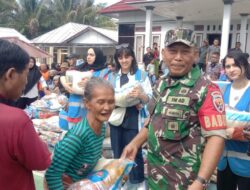 Babinsa Dampingi Pembagian Sembako Zaimah Charity di Batu Rakit