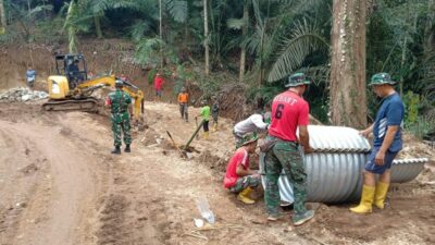 TMMD Ke-126 Kodim 1606 Mataram Perkuat Drainase dan Akses Transportasi Warga