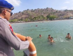 Satpolairud Polres Bima Hadir Memberikan Rasa Nyaman Bagi Pengunjung Pantai Kalaki