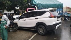 Truk Banting Stir Hindari Dump Truck, Satu Penumpang Expander Tewas di Lopok