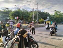 Unit Lantas Polsek Rasanae Barat Gelar Rawan Pagi / Strong Point, Cegah Kemacetan Dan Tekankan Keselamatan Berlalu Lintas