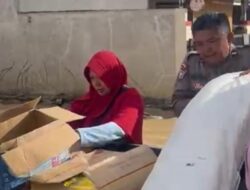 Polri Salurkan Bantuan Sembako untuk Warga Terdampak Banjir Bandang di Gurun Laweh