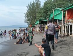 Libur Sekolah Aman, Babinsa–Bhabinkamtibmas Pantau Pantai
