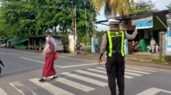 Rawan Pagi, Satlantas Polres Bima Pastikan Kelancaran Arus Lalulintas di Tengah Meminimalisir Aktivitas Masyarakat