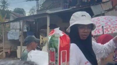 Polri Salurkan Bantuan Sembako untuk Warga Terdampak Banjir Bandang di Gurun Laweh