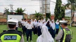 Sat Lantas Polres Lobar Latih PKS SMPN 1 Labuapi
