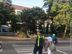 Sat Lantas Polres Bima Kota Laksanakan Rawan Pagi/Strong Point, Wujudkan Kamseltibcarlantas