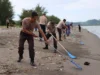 Kapolres Lombok Barat Pimpin Aksi Bersih Pantai Lembar