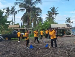 Polsek Gerung Pimpin Aksi Bersih Pantai Induk Lombok Barat