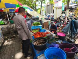 Binmas Polda NTB Sambangi Pedagang Sembako di Pasar Cemare, Dorong Kamtibmas dan Stabilitas Harga Pangan