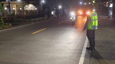 Tarawih Aman, Polsek Lembar Atur Lalu Lintas Masjid