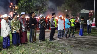 Bhabinkamtibmas Desa Teko Amankan Pawai Takbiran, Jaga Kamtibmas Tetap Kondusif