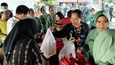 Bazar Ramadhan TNI Ringankan Beban Warga Mataram