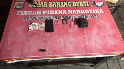 Tim Opsnal Sat Resnarkoba Polres Bima Kota Amankan Dua Terduga Pengedar Sabu di Lambu