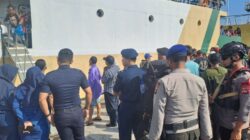Personel Ops Ketupat Rinjani 2026 Amankan Kedatangan Kapal Perintis Tol Laut Sabuk Nusantara 79 di Pelabuhan Bima