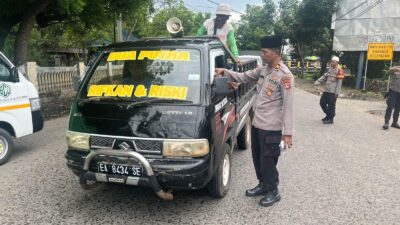 Indahnya Kebersamaan dan Berbagi, Gabungan Sat Fungsi Polres Bima Kabupaten Bagikan Takjil Berbuka