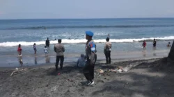‎Kapolda NTB Pimpin Kegiatan Bersih-Bersih di Pantai Aan Dukung Program Asri Presiden RI. ‎