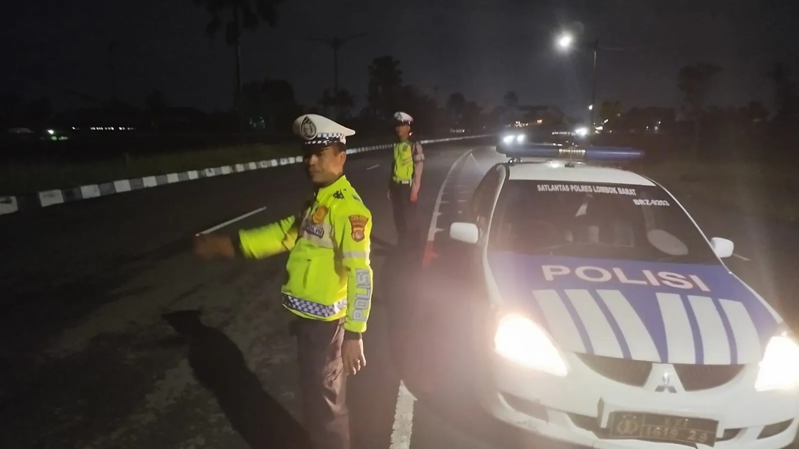 Jaga Keamanan Jalur Strategis, Satlantas Polres Lombok Barat Intensifkan Patroli Malam di Bypass BIL