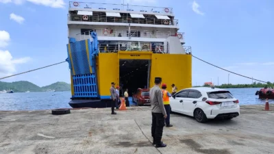 Upaya Maksimal Polsek Kawasan Pelabuhan Lembar Pastikan Keamanan Penumpang KM Dharma Kencana Menuju Surabaya