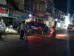 Personel Polsek Bolo Gelar Pengamanan Jalur Kembalinya Group Band Dewa 19 Usai Konser di Kabupaten Dompu