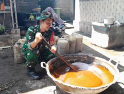 Babinsa Karang Bayan Dorong Inovasi Pengrajin Gula Aren Hadapi Peluang Pasar