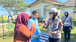 Dari Rambu Hingga Safety Riding, Polisi Bekali Siswa SLBN 3 Mataram
