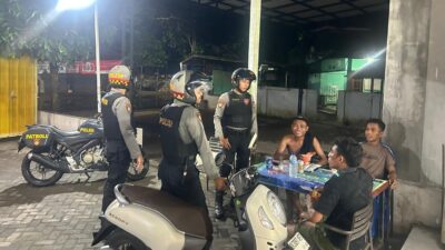 Dialog Humanis di Tengah Malam, Cara Tim Presisi Polres Lobar Edukasi Pemuda Jaga Lingkungan