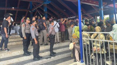 Pastikan Jalur Steril, Sat Samapta Polres Lombok Barat Kawal Iring-iringan Bus Jamaah Haji Hingga Jalan Lingkar