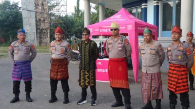 Hadiri HUT Kota Bima Ke 24, Kapolres Bima Kabupaten Kenakan Sarung Tenun Khas Bima