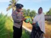 Komitmen Polsek Labuapi Dorong Kemandirian Pangan Desa, Turun Langsung Kawal Petani Lewat Bantuan Bibit