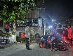 Keamanan Malam Minggu Terjamin, Polsek Kuripan Terjun Langsung ke Dusun Lamper Demi Kenyamanan Warga