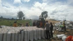 POLRES DOMPU DUKUNG KETAHANAN PANGAN, BHABINKAMTIBMAS DESA SANEO DAMPINGI PETANI JAGUNG DI WOJA