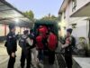 Unit Patmor Sat Samapta Polres Dompu Kawal Ketat Tahanan Menuju Sidang di PN Dompu