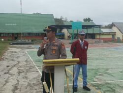KAPOLSEK HU’U JADI PEMBINA UPACARA DI SMAN 1 HU’U, BERIKAN PENYULUHAN KAMTIBMAS DAN PENCEGAHAN KENAKALAN REMAJA